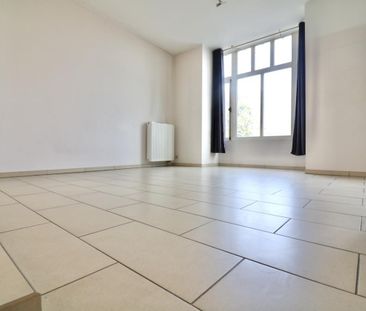 Duplex appartement met 2 slpk, terras en fietsenberging voor 850 EU... - Photo 1