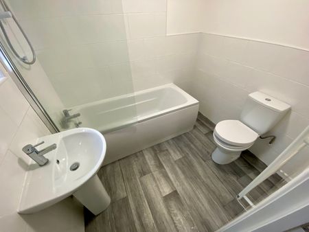 2 bedroom terraced house to rent - Photo 5