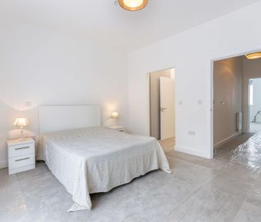 4 bedroom terraced house to rent - Photo 5