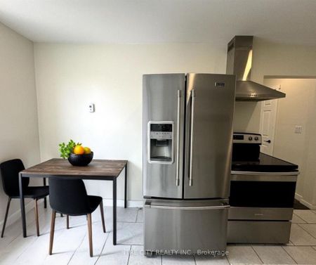 For Lease - 221 Colborne Street Unit# 2, Central Elgin, Ontario - Photo 3