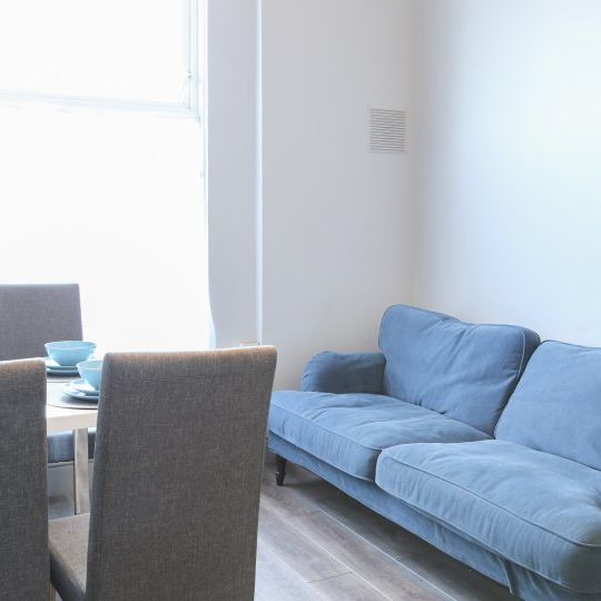 Room in shared apartment for rent in Inns Quay, Dublin. - Photo 1