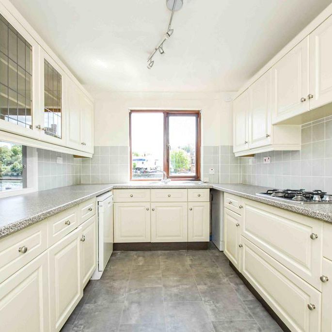 4 bedroom house to rent - Photo 1