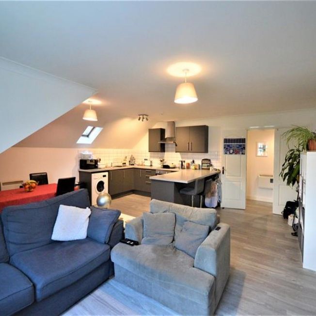 2 Bedroom Apartment To Let - Photo 1