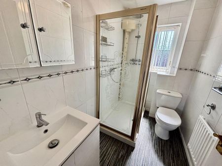 2 bedroom terraced house to rent - Photo 4