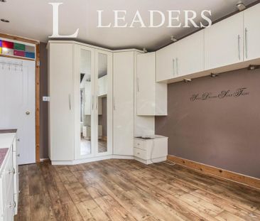 4 bedroom house to rent - Photo 1