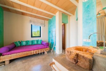 Es Cubells, Balearic Islands 07839