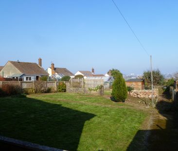 2 bed Bungalow - To Let - Photo 5