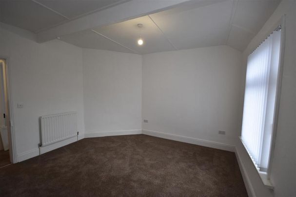 2 bedroom property to rent - Photo 1