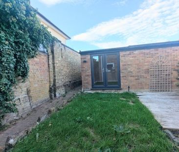 York Ride, Weedon, Northamptonshire, NN7 - Photo 2