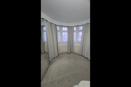 Room in a Shared House, London, N18 - Photo 5