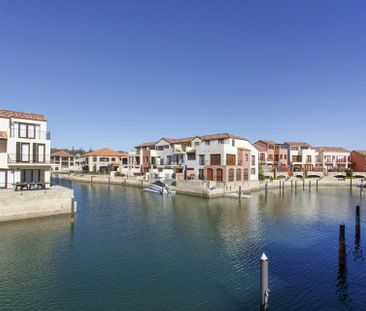 Furnished Coastal Luxury Villa with Private Mooring - Photo 2