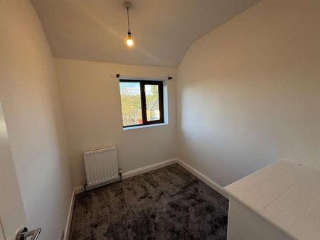 Hazelhurst Grove, Queensbury, Bradford, BD13 - Photo 4