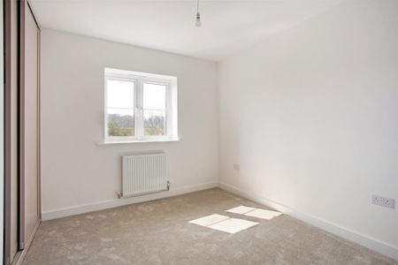 4 bedroom detached house to rent - Photo 3