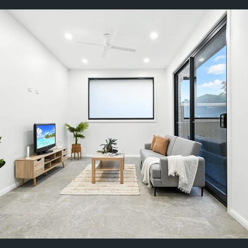 Brand New Huge 2 Bedroom Granny!!! - Photo 1