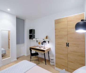 Calle Salamanca, Valencia, Valencian Community 46005 - Photo 2