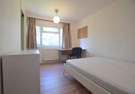 3 Bedroom Student Home - 23 Hawe Close, UKC - Photo 4