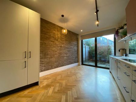 4 bedroom townhouse to rent - Photo 3