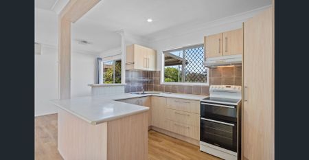 Spacious Family home with Dual Living Opportunities! - Photo 2