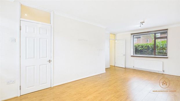 3 bedroom end of terrace house to rent - Photo 1