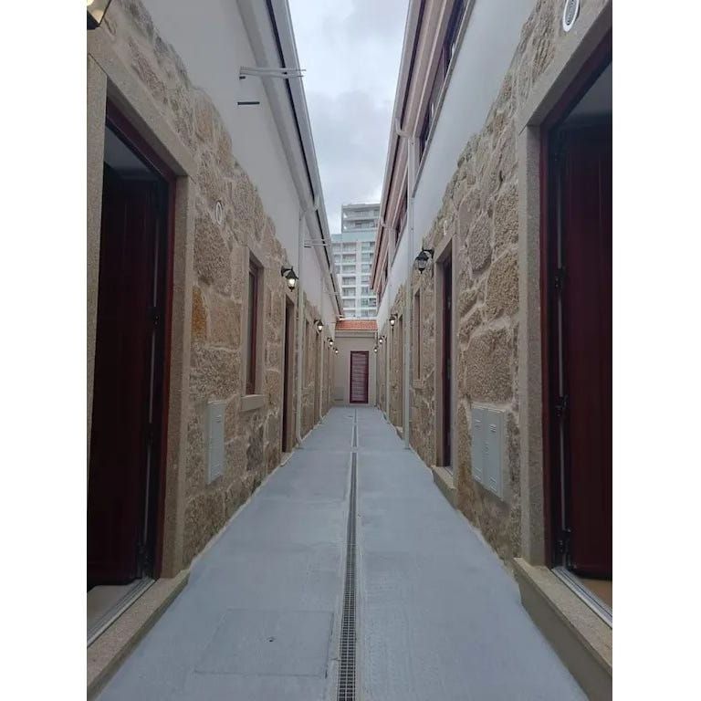 Rua de Fervença, Vila Nova de Gaia, Porto 4430-097 - Photo 1