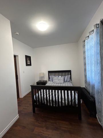 For Lease - 241 Jarvis Street, Fort Erie, Ontario - Photo 3