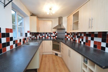 3 bedroom house - Photo 4