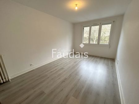 Location Appartement 4 pièces 108m² ST LO 50000 - Photo 3