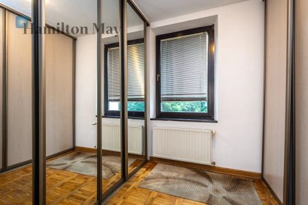 Dom w zabudowie szeregowej 250 m2 w dzielnicy Krowodrza blisko linii tramwajowej/mieszkanie lub działalność- - Zdjęcie 3