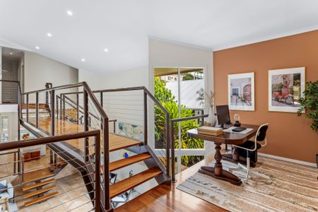 Architecturally Designed Family Home in Prestigious Clayfield Location - Fully Furnished & Maintenance included - Photo 4