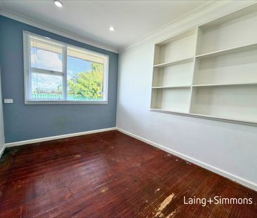 Spacious three-bedroom family home near amenities - Photo 6