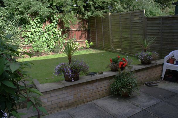 2 bed Semi-Detached - To Let - Photo 1