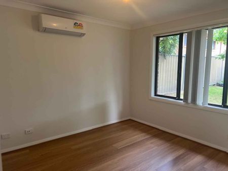 TIMBER FLOORING THROUGHT AND AC SYSTEM - Photo 3
