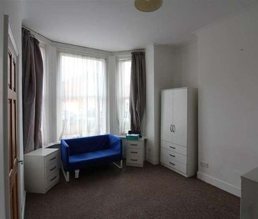 Westridge Road, **student Apartment** Student Apartment **, Southam... - Photo 1