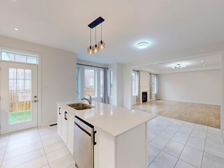 For Lease - 143 Kenneth Rogers Crescent, East Gwillimbury, Ontario - Photo 3