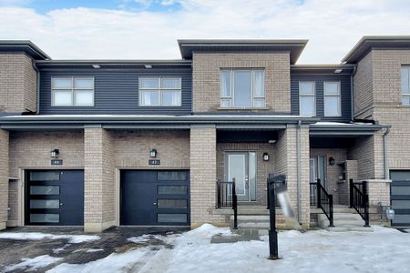For Lease - 42 Westwood Avenue, Barrie, Ontario - Photo 2