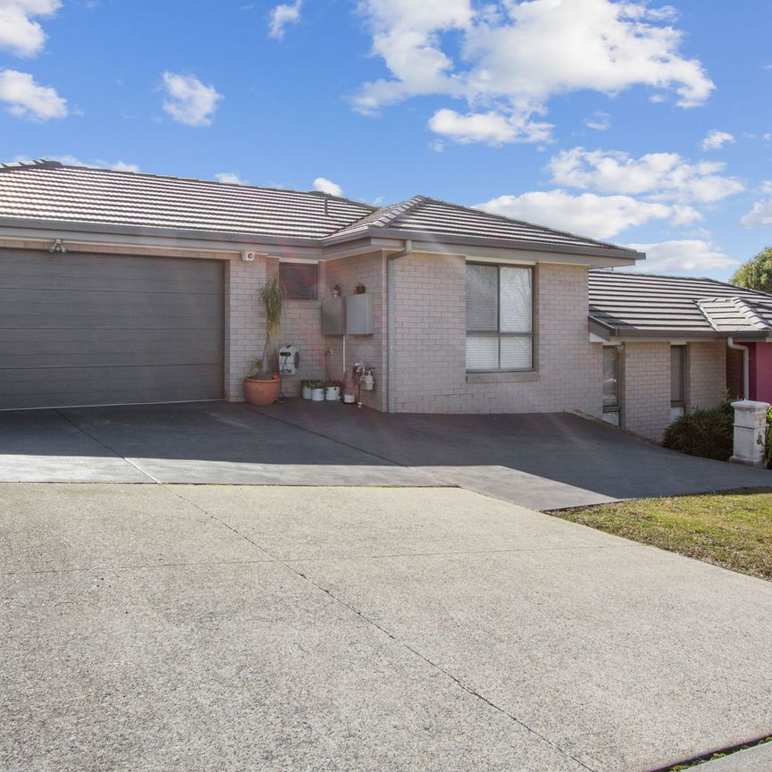 Charming Family Home in the Heart of Casey. - Photo 1