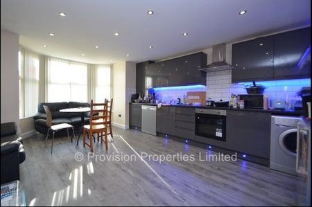 4 Bedroom Flats in Leeds - Photo 4