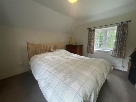 3 bedroom detached house to rent - Photo 3