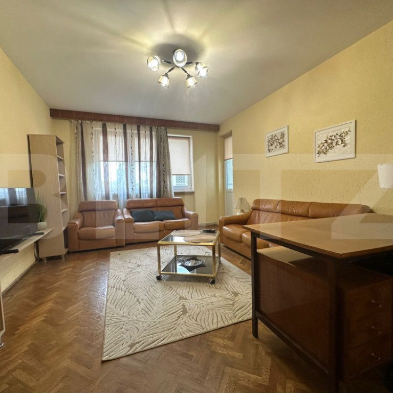 Apartament 3 camere decomandat, 80 mp, garaj + parcare, pet - Photo 1