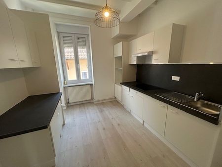 Location Appartement 4 pièces 83m² LE CREUSOT 71200 - Photo 5