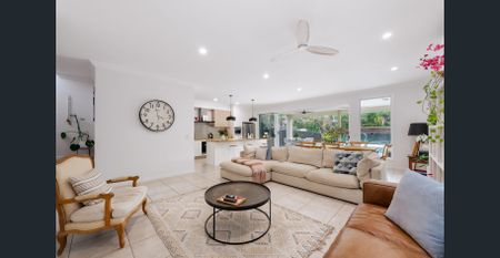 Stylish Family Entertainer in the Heart of Balmoral - Photo 3