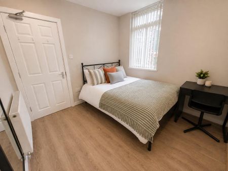 1 bedroom in a house share to rent - Photo 3