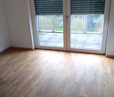 Großzügige 2-Zi. Whg. mit Balkon, Parkett m. FHB und TG-Stellplatz! - Photo 2