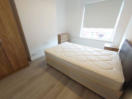 Whitland Rd, Kensington. - Photo 5