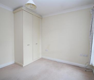 3 bedroom semi-detached house to rent - Photo 4