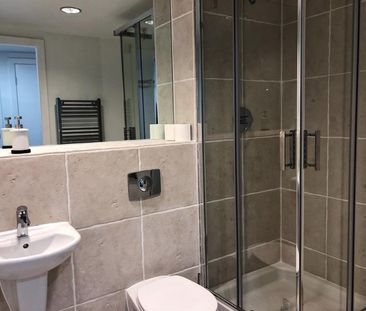 2 bedroom Flat To Let - Photo 6