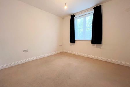 Katherine Court, Knaphill - 2 bedrooms Property for lettings - Seymours - Photo 5