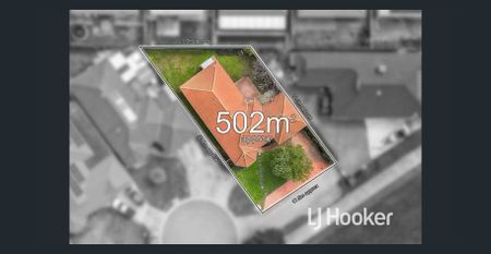 SPACIOUS FAMILY LIVING IN A QUIET COURT LOCATION! - Photo 2