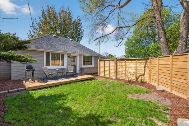 For Lease - 1055 Commissioners Road, London South, Ontario - Photo 1