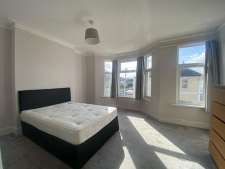 4 Bed Terraced House, Totterdown Street, SW17 - Photo 2